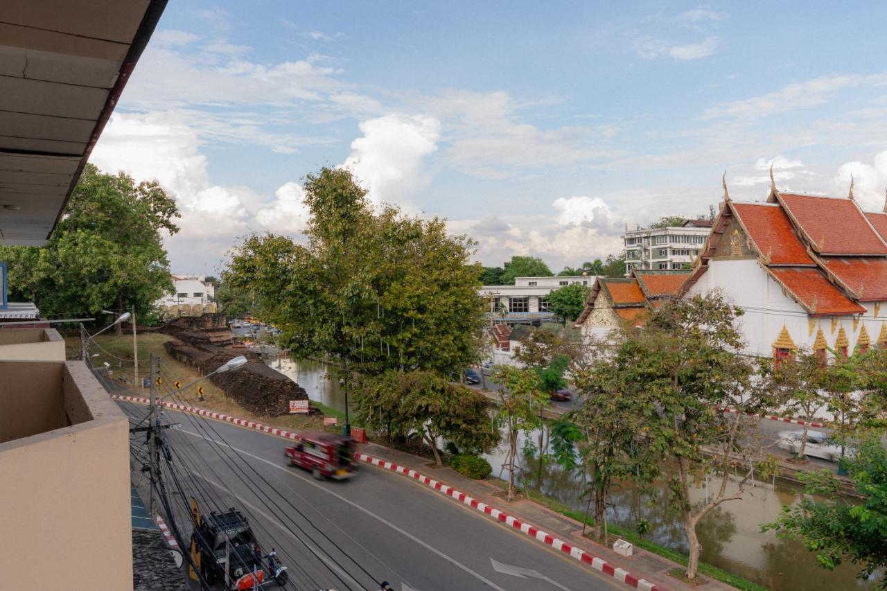 Shapel Hostel And Cafe เชียงใหม่ ภายนอก รูปภาพ